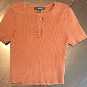 Brown shirt sleeve shirt